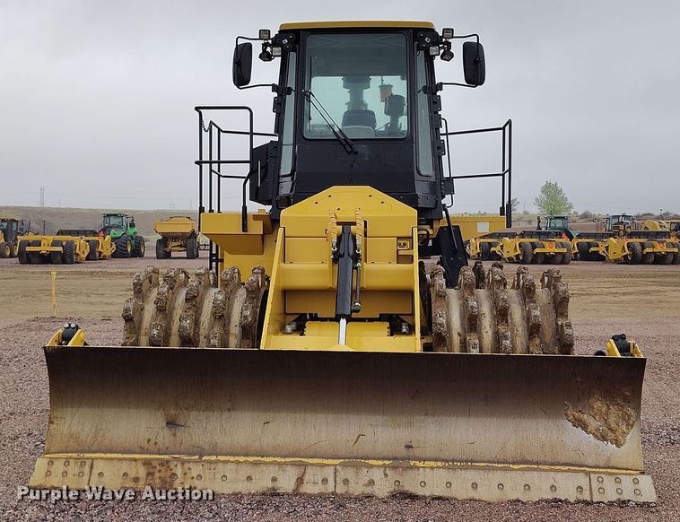 image for item EH0273 2020 Caterpillar 815K soil compactor