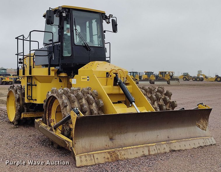 image for item EH0273 2020 Caterpillar 815K soil compactor