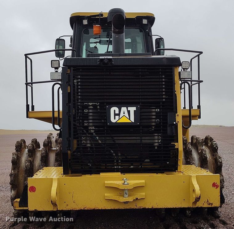 image for item EH0273 2020 Caterpillar 815K soil compactor