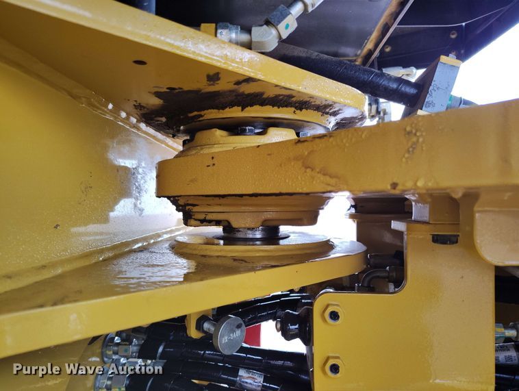 image for item EH0273 2020 Caterpillar 815K soil compactor