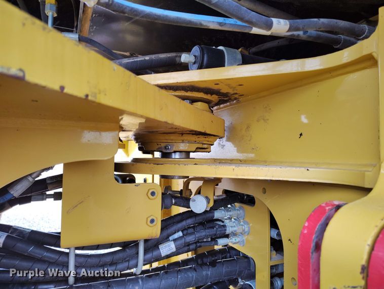 image for item EH0273 2020 Caterpillar 815K soil compactor