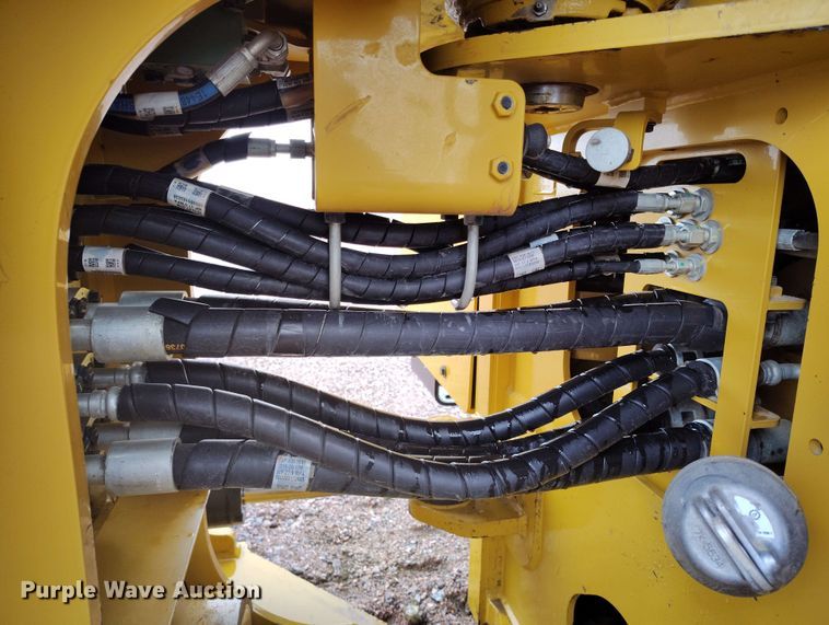 image for item EH0273 2020 Caterpillar 815K soil compactor