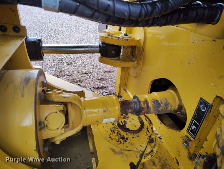 image for item EH0273 2020 Caterpillar 815K soil compactor