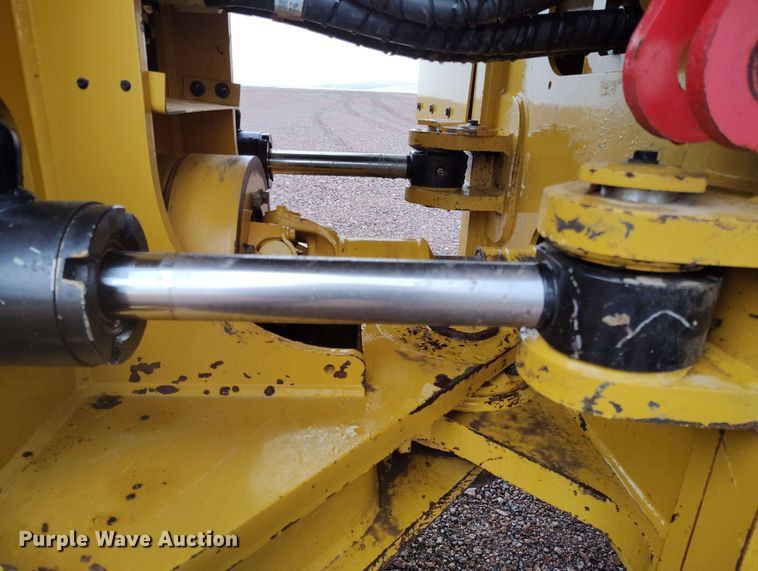 image for item EH0273 2020 Caterpillar 815K soil compactor