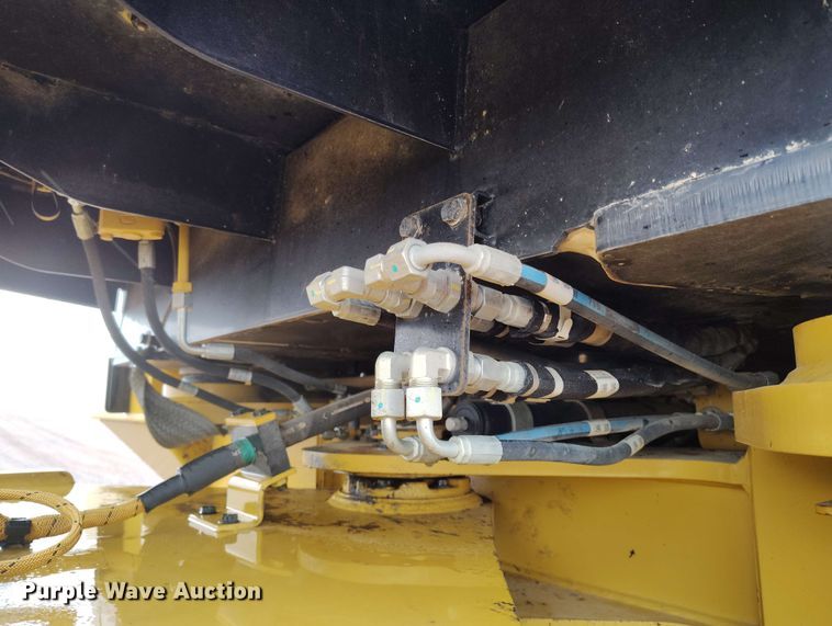 image for item EH0273 2020 Caterpillar 815K soil compactor