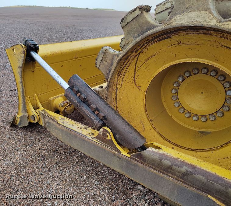 image for item EH0273 2020 Caterpillar 815K soil compactor