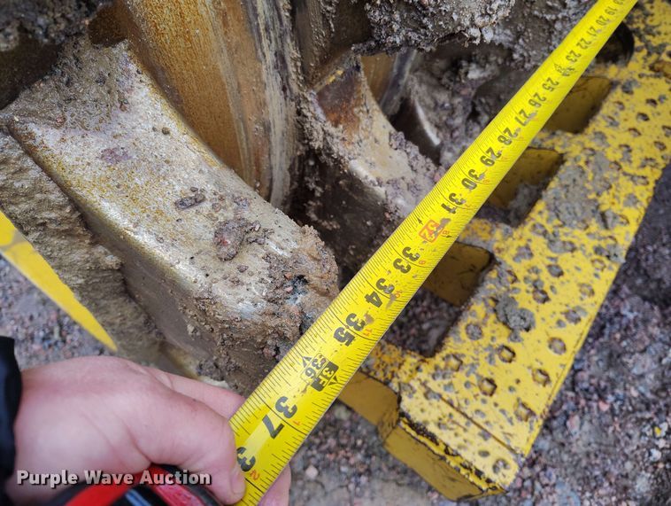 image for item EH0273 2020 Caterpillar 815K soil compactor