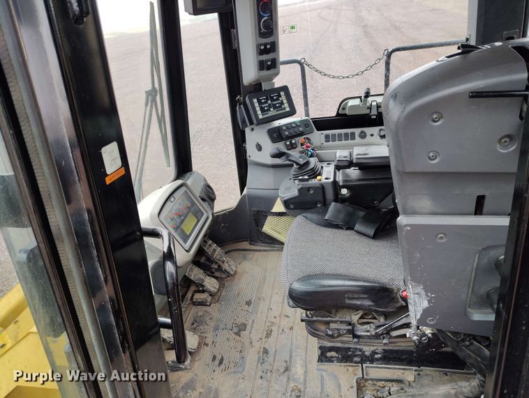 image for item EH0273 2020 Caterpillar 815K soil compactor