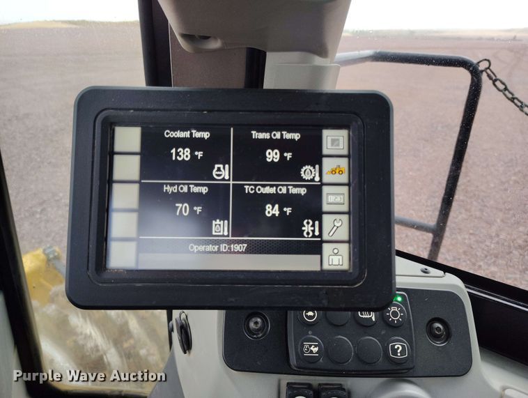 image for item EH0273 2020 Caterpillar 815K soil compactor