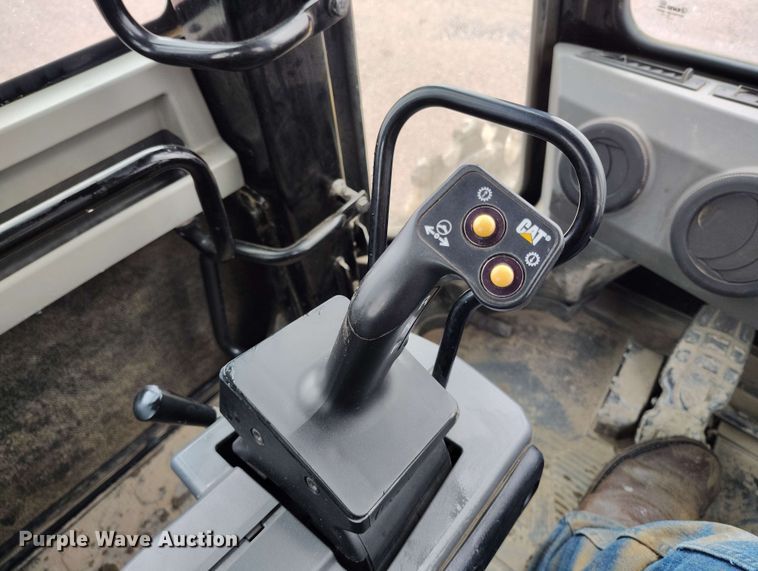 image for item EH0273 2020 Caterpillar 815K soil compactor