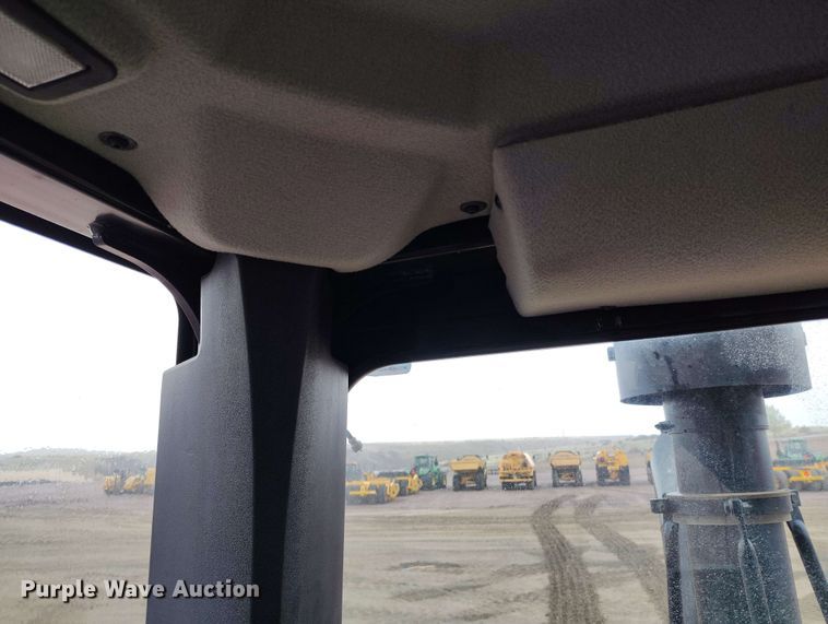 image for item EH0273 2020 Caterpillar 815K soil compactor