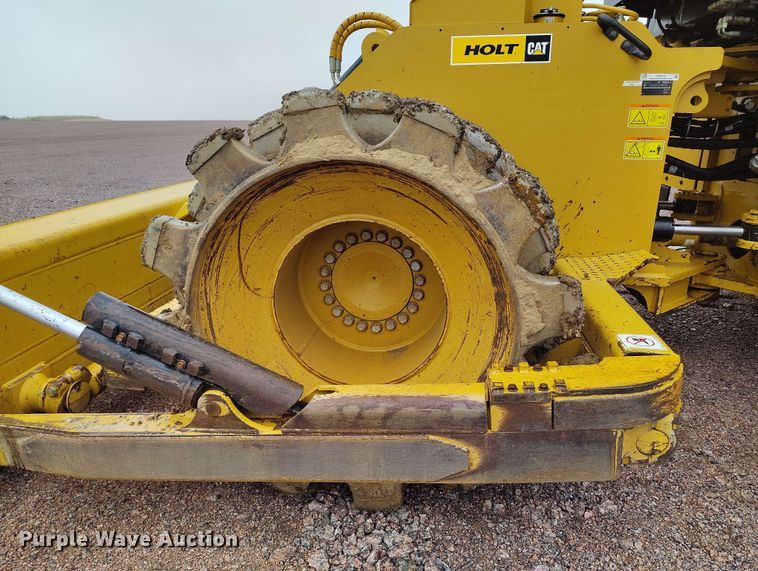 image for item EH0273 2020 Caterpillar 815K soil compactor