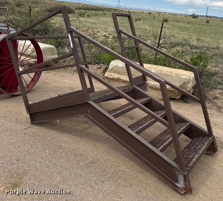 image for item EH0321 Metal stairs