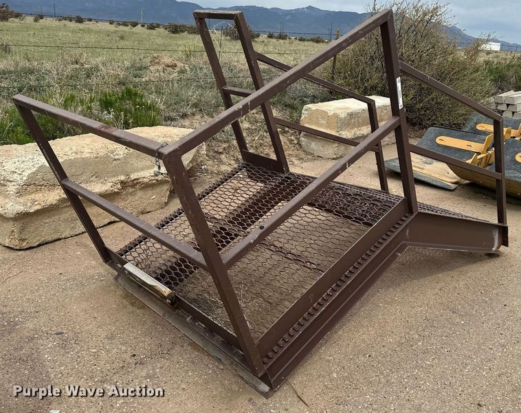 image for item EH0321 Metal stairs