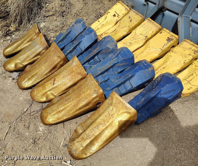 image for item EH0322 (18) excavator bucket teeth