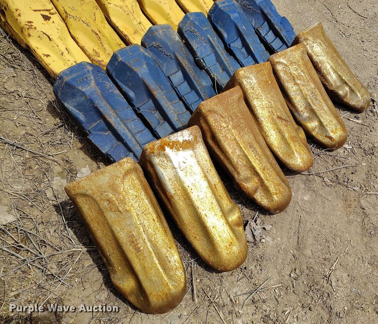 image for item EH0322 (18) excavator bucket teeth
