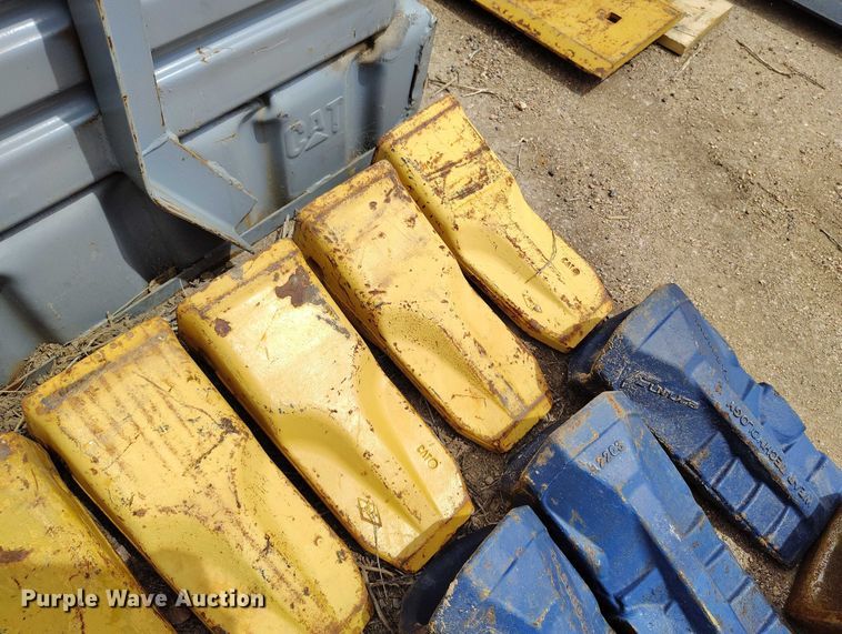 image for item EH0322 (18) excavator bucket teeth