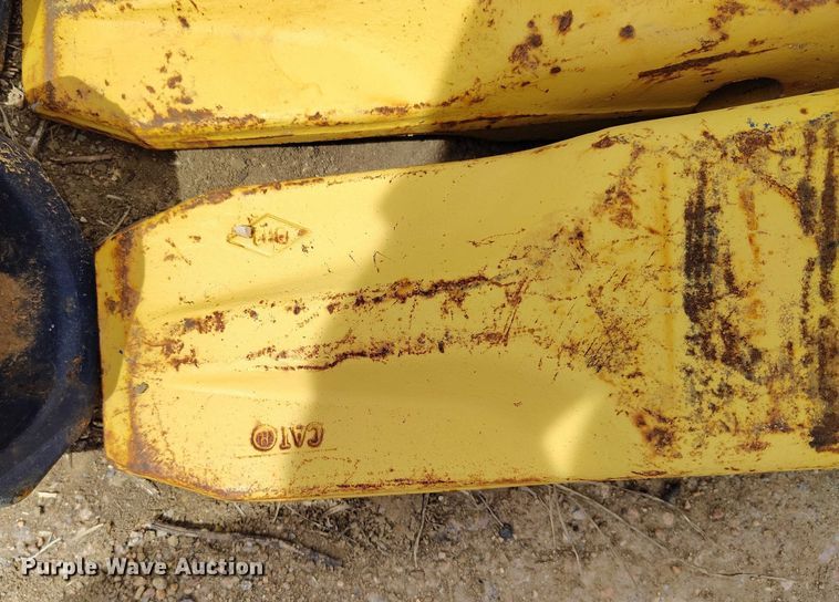 image for item EH0322 (18) excavator bucket teeth