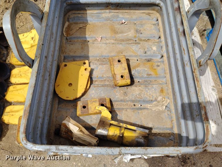 image for item EH0322 (18) excavator bucket teeth