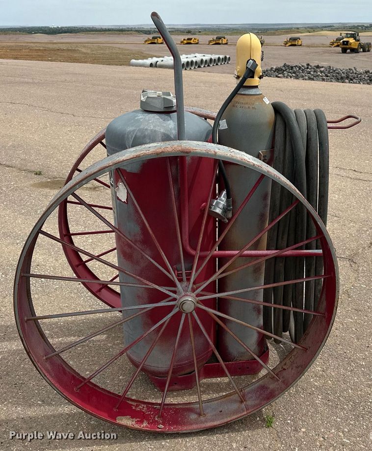 image for item EH0323 Ansul dry chemical fire extinguisher