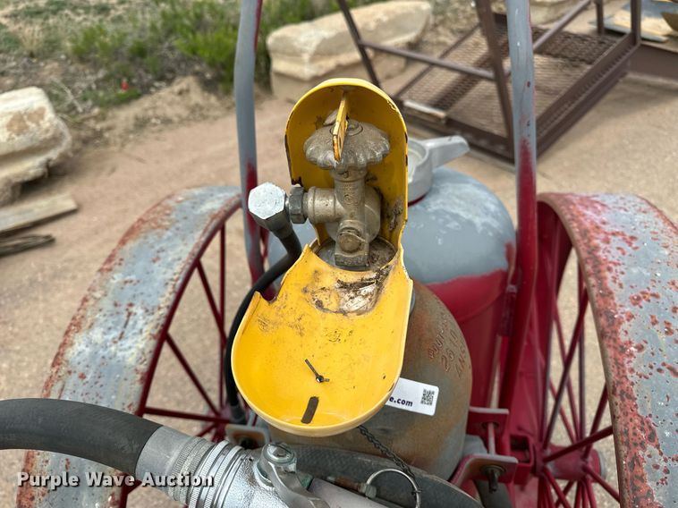 image for item EH0323 Ansul dry chemical fire extinguisher