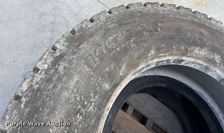 image for item EJ3766 (7) tires