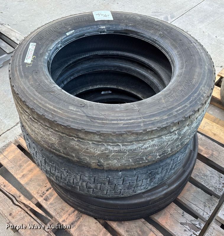 image for item EJ3766 (7) tires