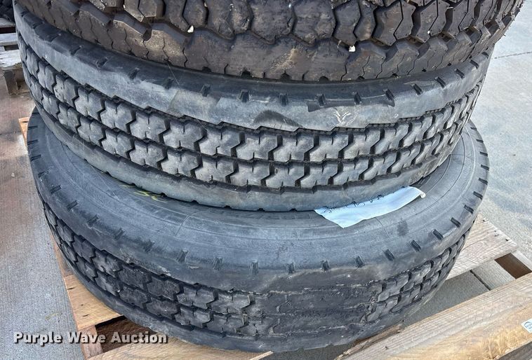 image for item EJ3770 (10) tires
