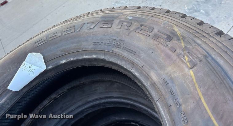 image for item EJ3770 (10) tires