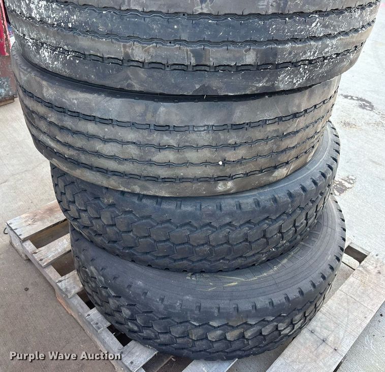image for item EJ3770 (10) tires