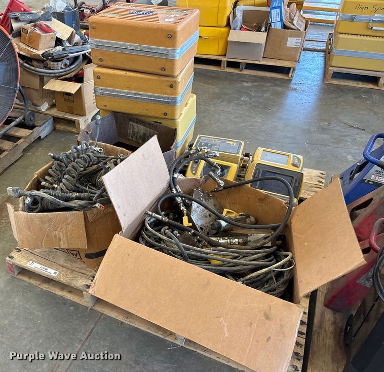 image for item EJ3780 Topcon  GPS equipment