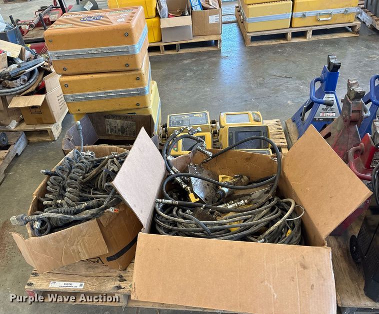 image for item EJ3780 Topcon  GPS equipment