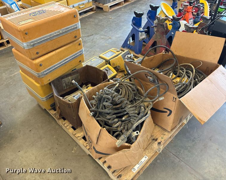 image for item EJ3780 Topcon  GPS equipment