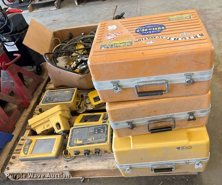 image for item EJ3780 Topcon  GPS equipment