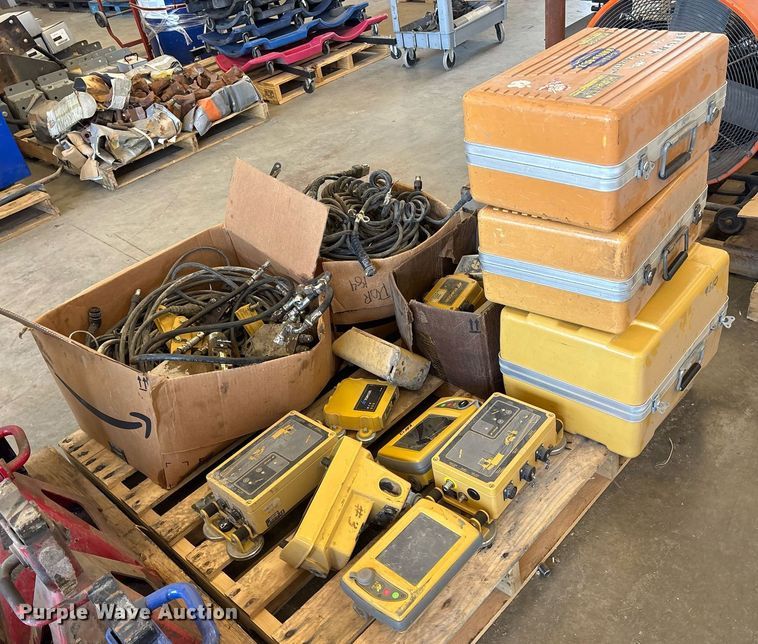 image for item EJ3780 Topcon  GPS equipment