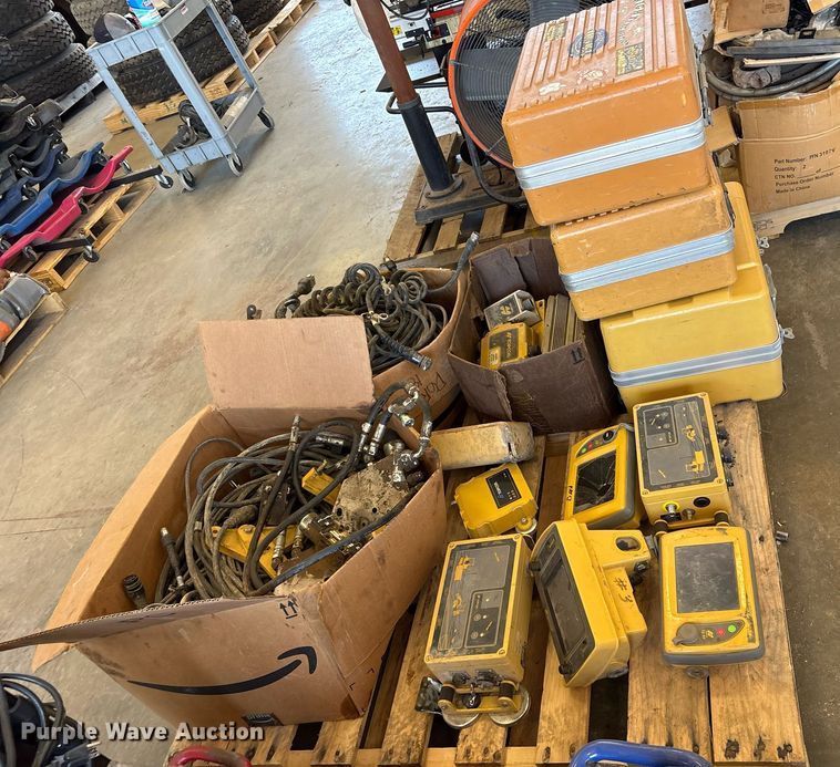 image for item EJ3780 Topcon  GPS equipment