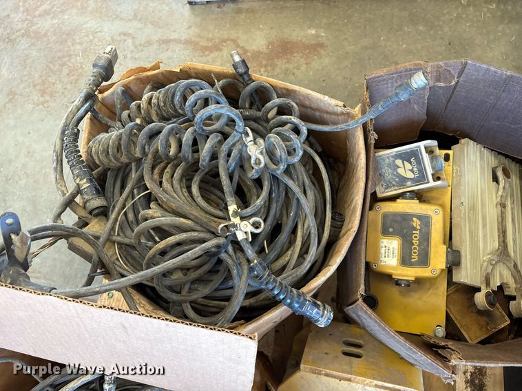 image for item EJ3780 Topcon  GPS equipment