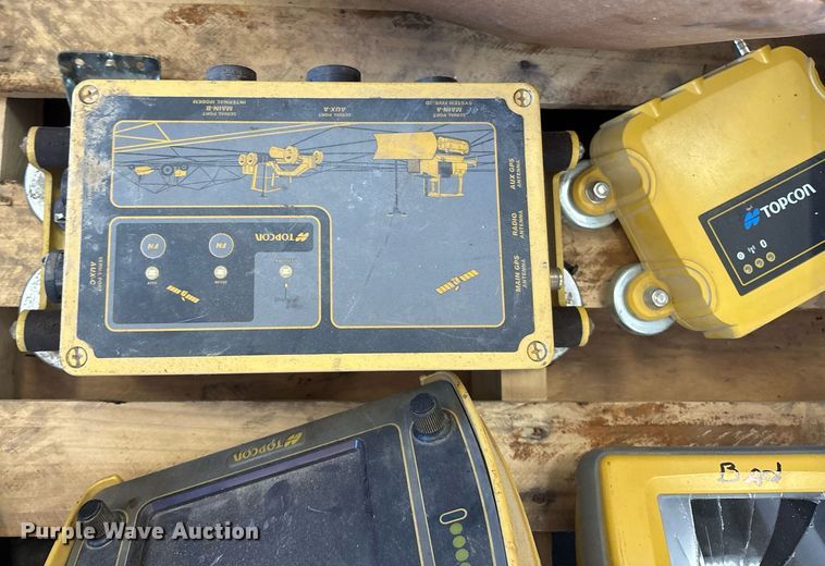 image for item EJ3780 Topcon  GPS equipment