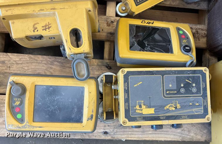 image for item EJ3780 Topcon  GPS equipment