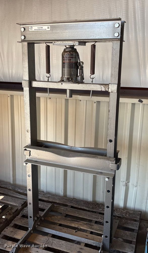 image for item EJ3788 Central Machinery 20 ton hydraulic press