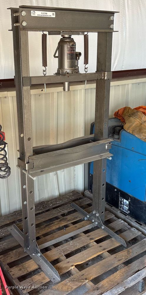 image for item EJ3788 Central Machinery 20 ton hydraulic press