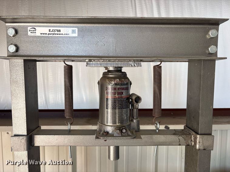 image for item EJ3788 Central Machinery 20 ton hydraulic press
