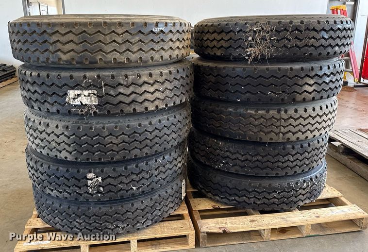 image for item EJ3795 (8) 11R24.5 retreaded tires