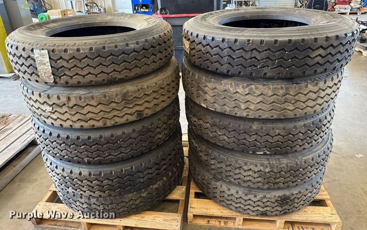 image for item EJ3795 (8) 11R24.5 retreaded tires