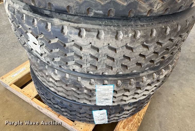 image for item EJ3795 (8) 11R24.5 retreaded tires