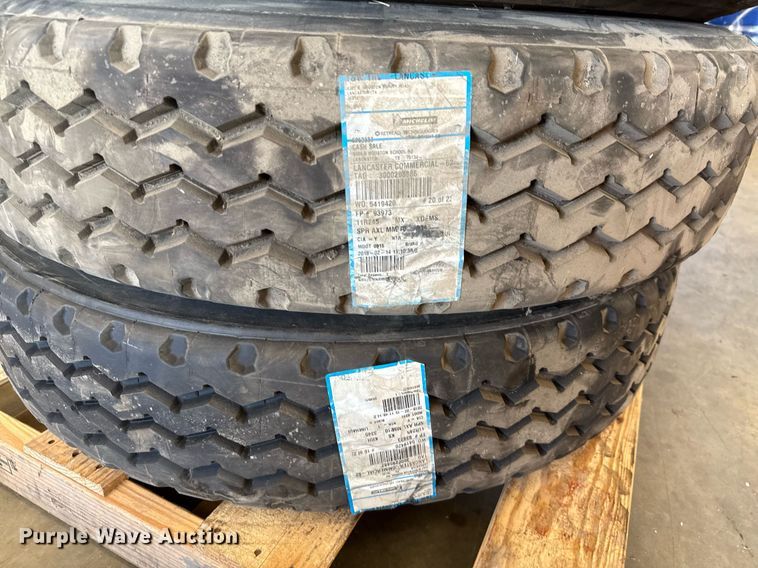image for item EJ3795 (8) 11R24.5 retreaded tires