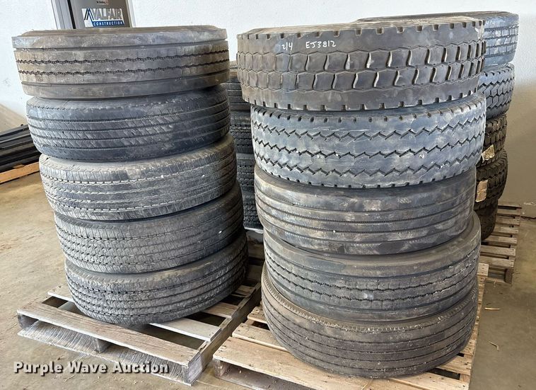 image for item EJ3812 (19) 275/70R22.5 tires