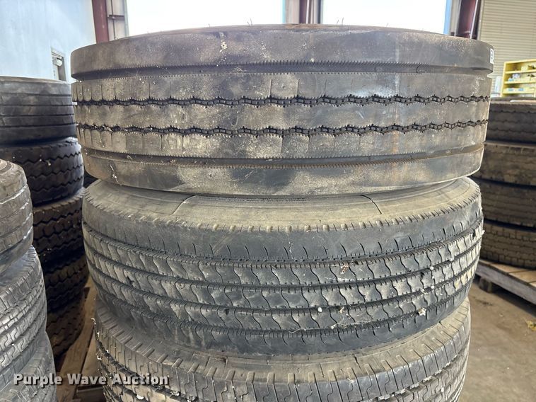 image for item EJ3812 (19) 275/70R22.5 tires