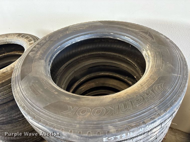 image for item EJ3812 (19) 275/70R22.5 tires