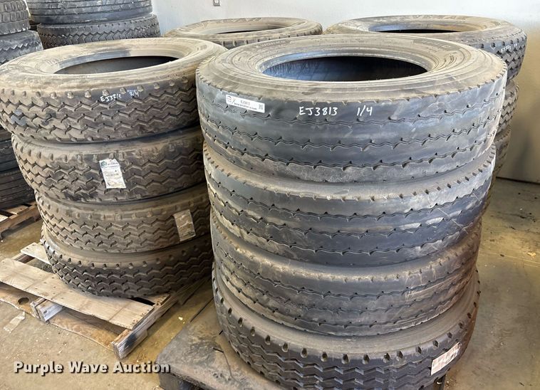 image for item EJ3813 (16) 11R24.5 tires